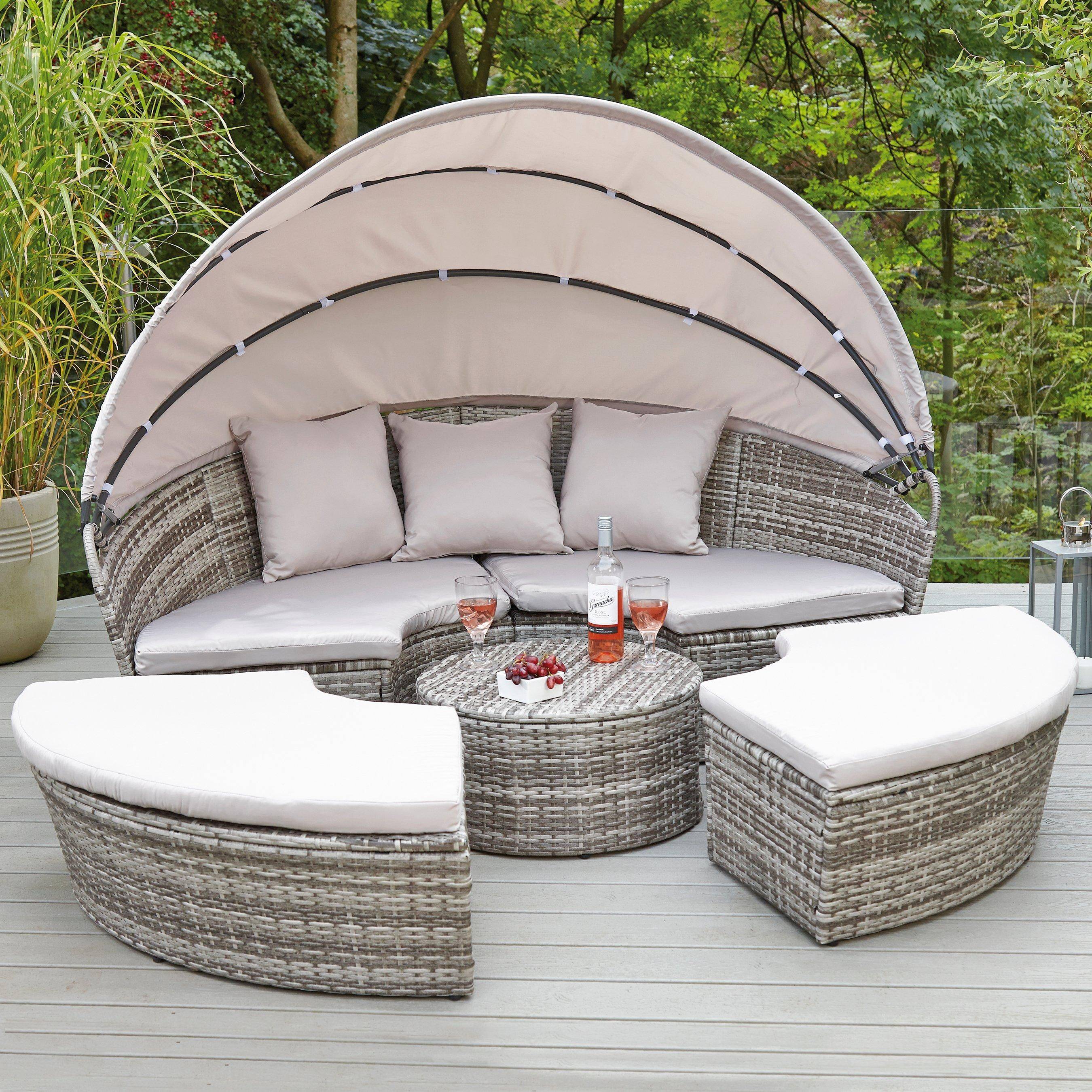 Rattan Effect Garden Furniture