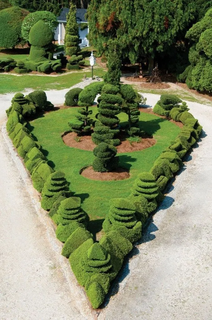 18 English Topiary Garden Ideas You Cannot Miss | SharonSable