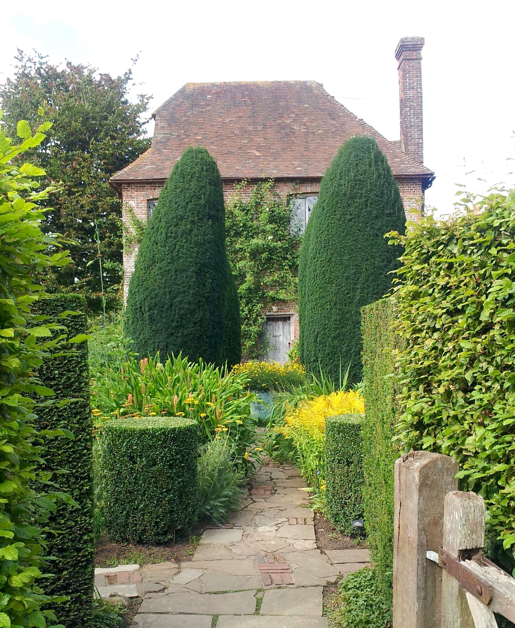 Landscaping Beautiful Gardens
