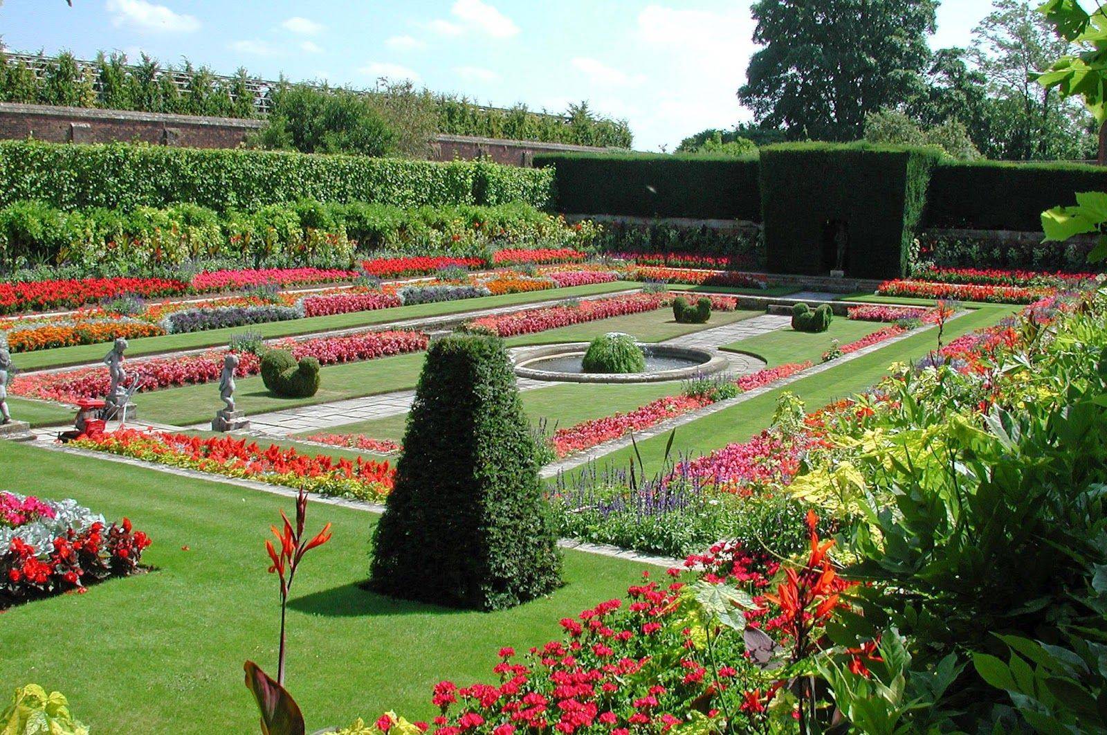 Wwwthetravelinggardenercom Hamptoncourtpalacegardens