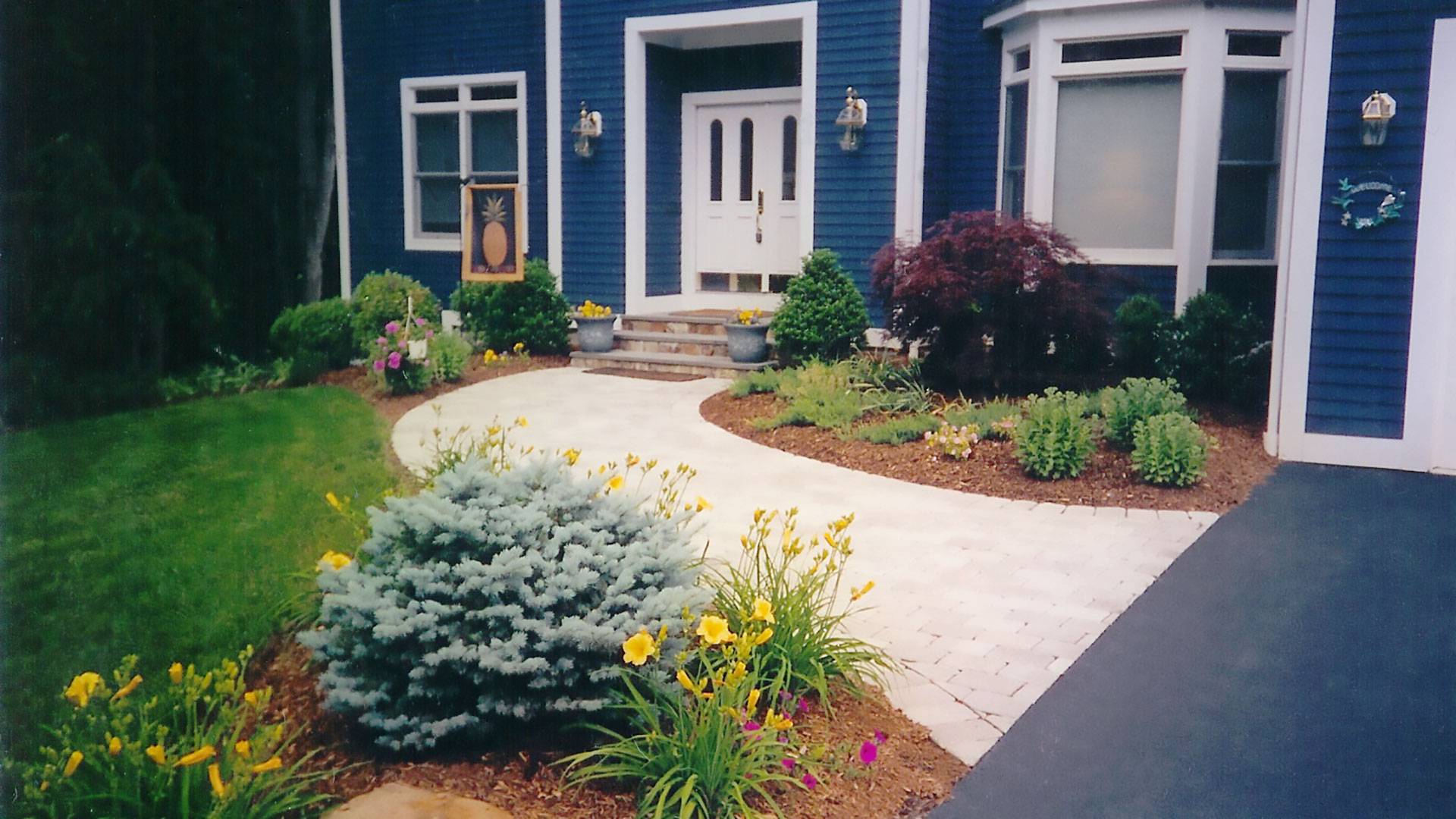 Classic Connecticut Garden Traditional Home
