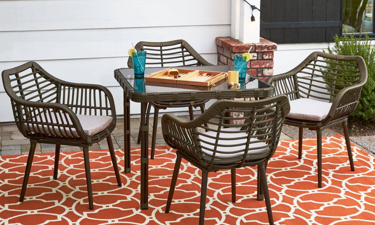 Outdoor Dining Furniture