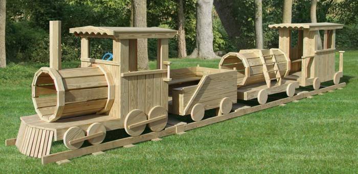 Pallet Wood Train Engine Playhouse Easy Pallet Ideas Wood Train