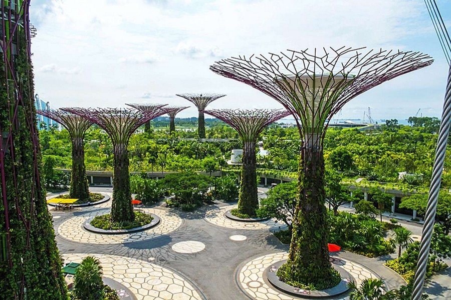 Singapores Futuristic Gardens