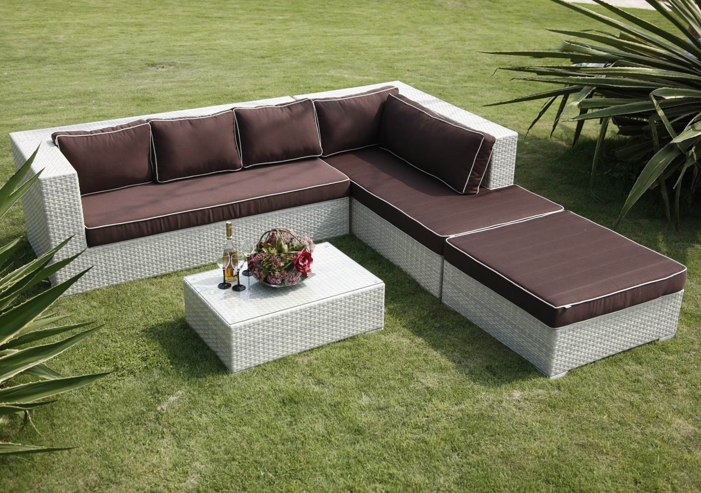 Plastic Wicker Patio Furniture Inspired Outdoor Decorations