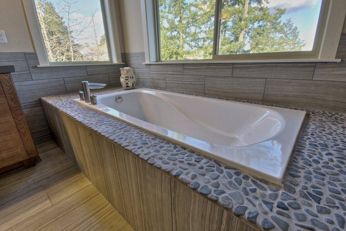 Totally Adorable Garden Tub Decorating Ideas Trenduhome Bathtub