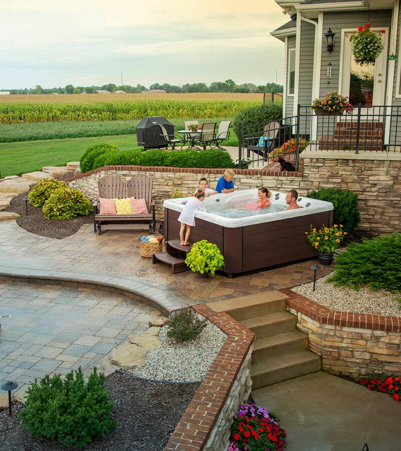 Stunning Garden Hot Tub Designs