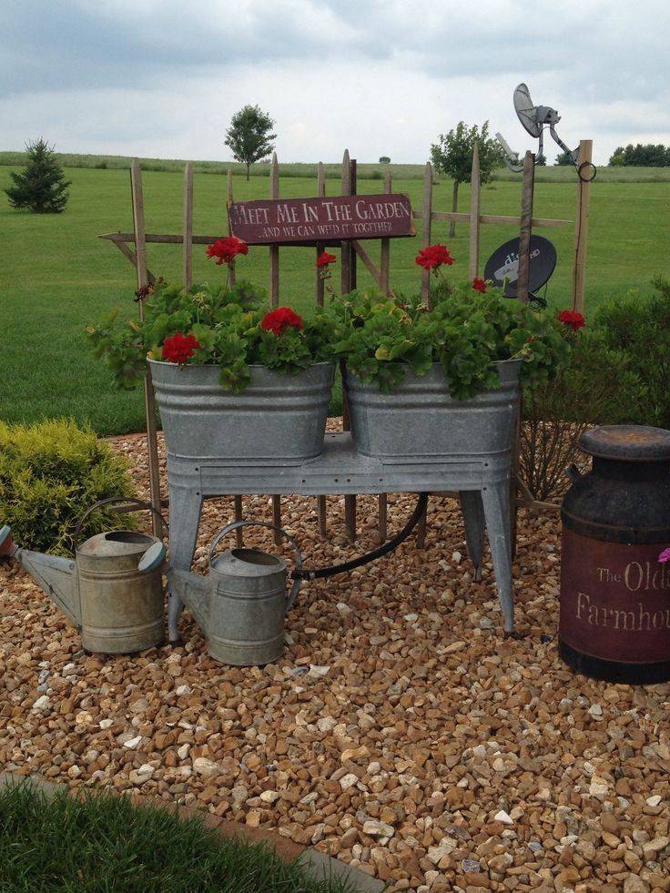 Sumerry Farmhouse Style Front Porch Decorating Ideas