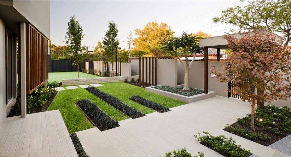 Amid Flora Courtyard Landscaping
