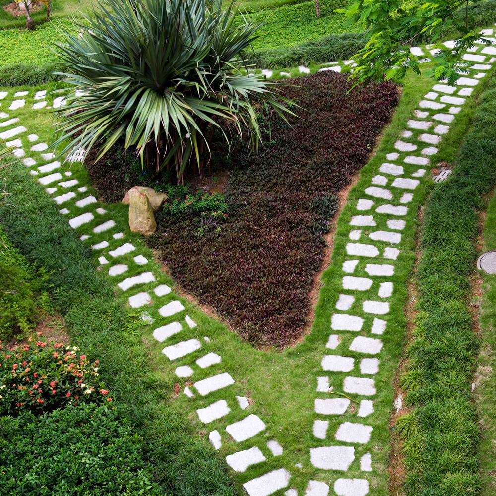 Small Triangular Garden Google Search Small Garden Design