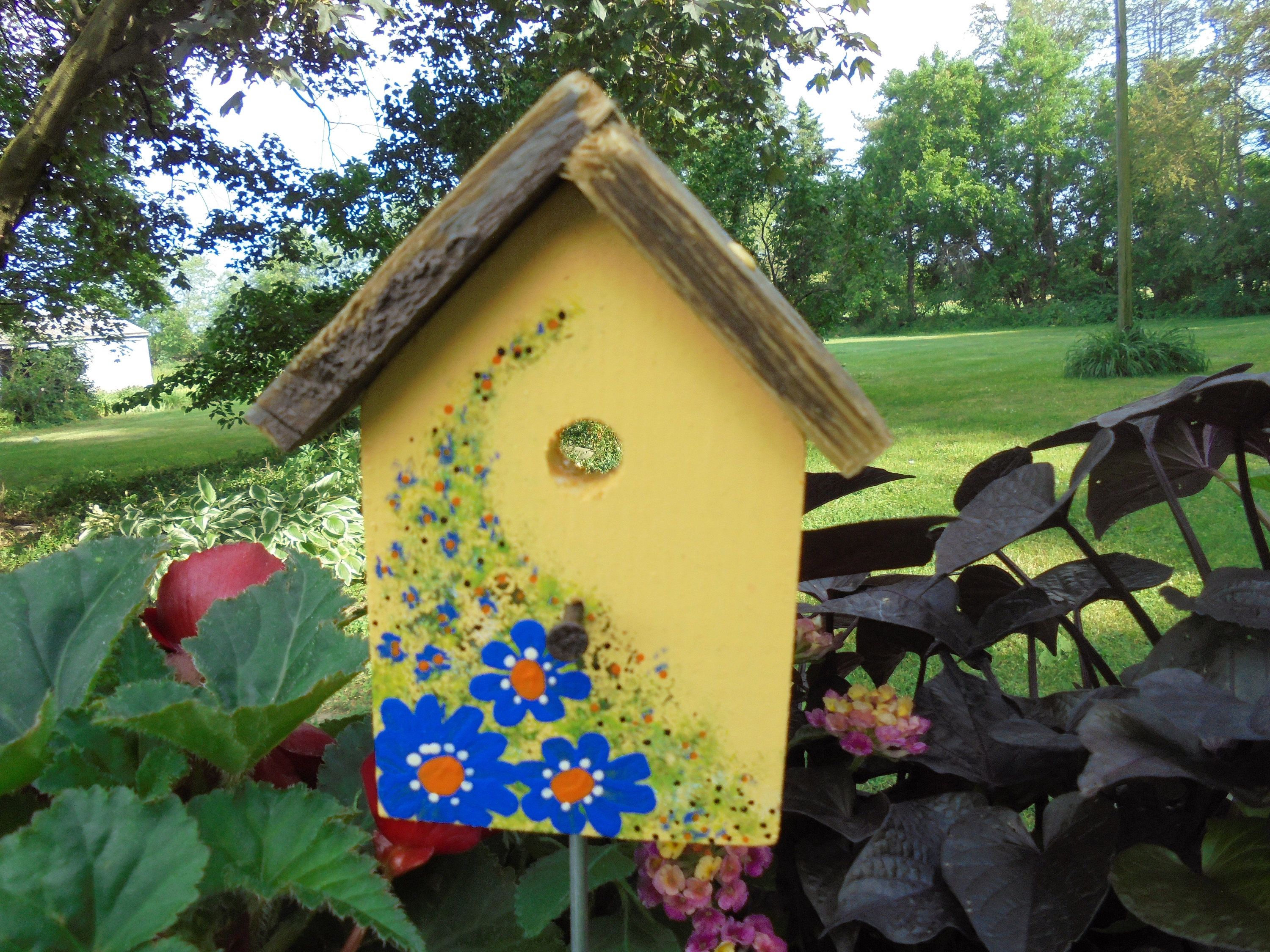 Garden Birdhouse Stakes
