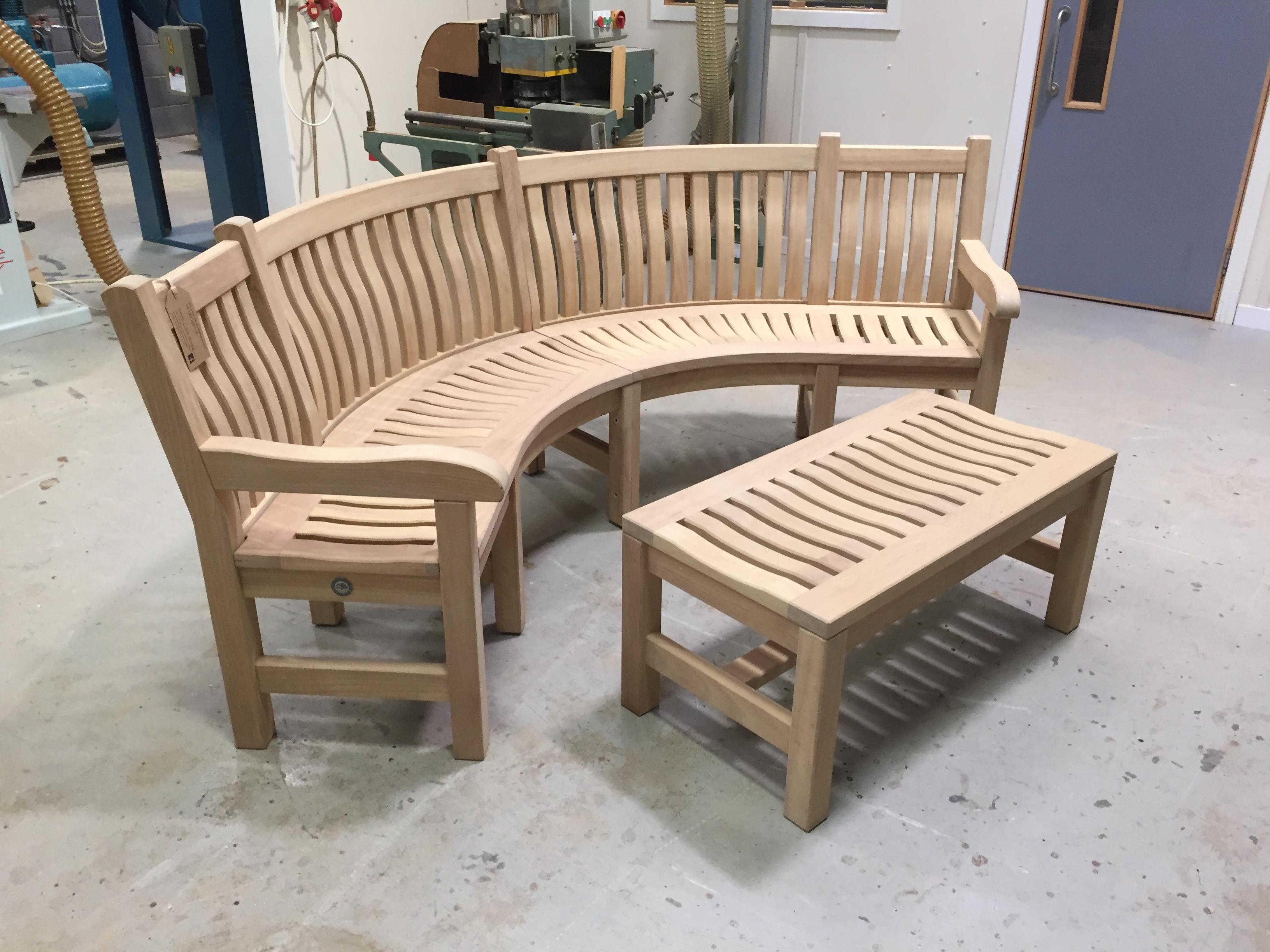 25 Curved Garden Benches UK Ideas To Consider | SharonSable