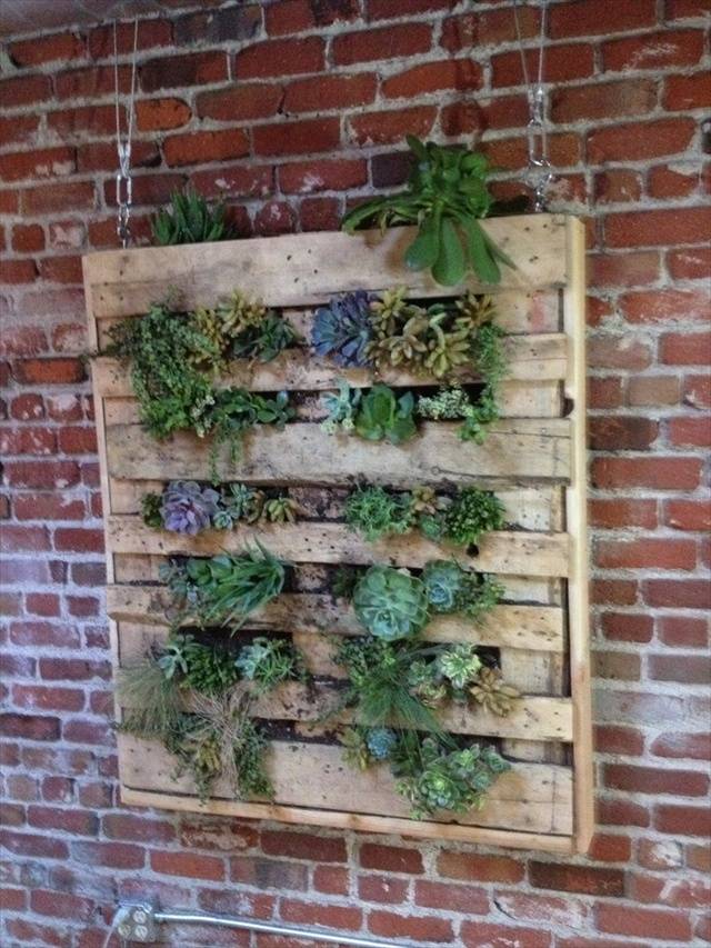 Diy Reclaimed Pallet Hanging Planter