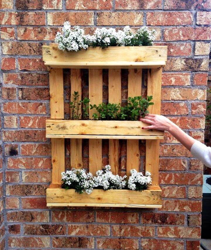 My Hanging Pallet Garden