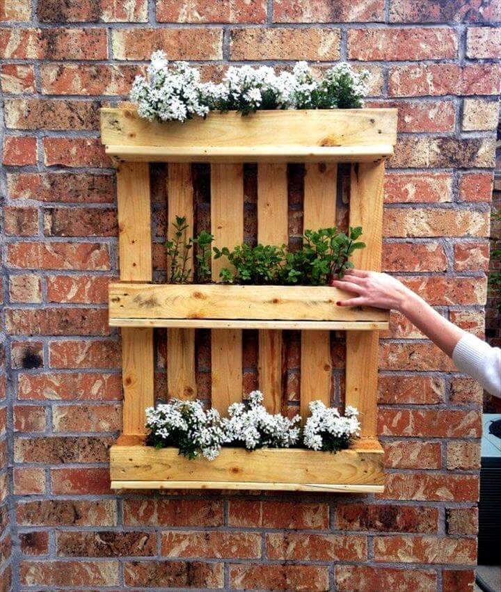 Pallet Garden Furniture Vertical Pallet Garden