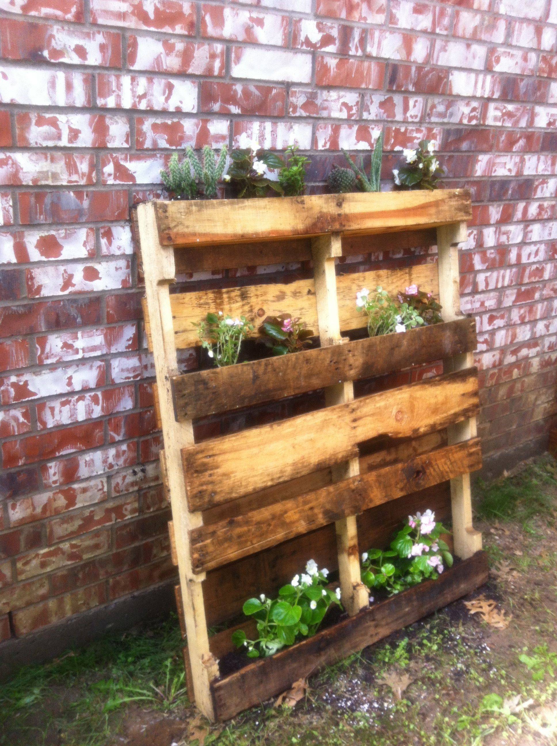 Awesome Pallet Garden Planter Ideas
