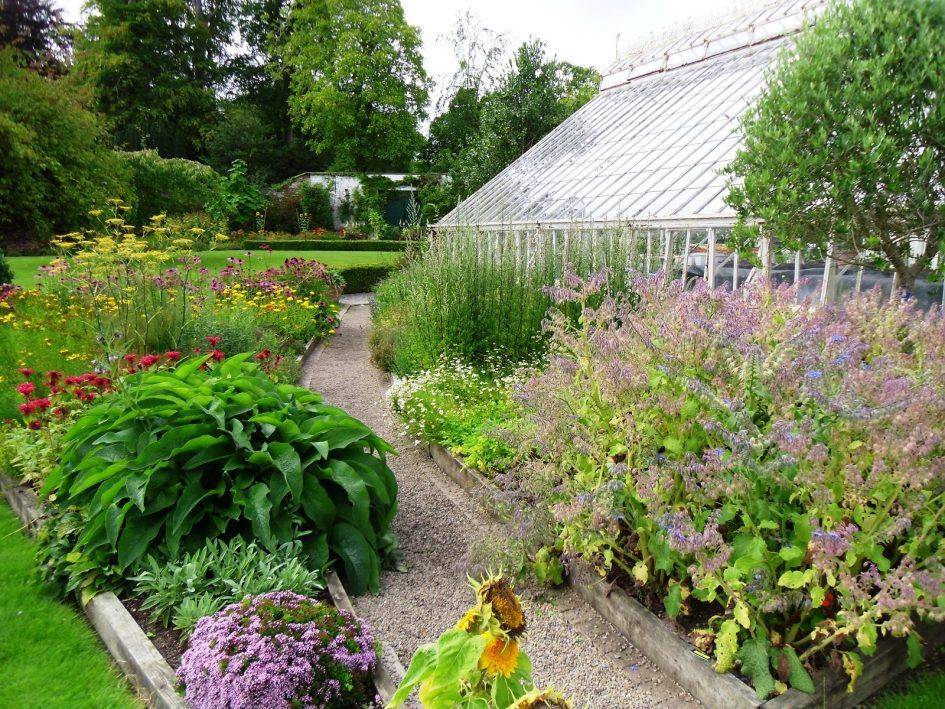 Simon Orchard Garden Design Herb Garden Pallet