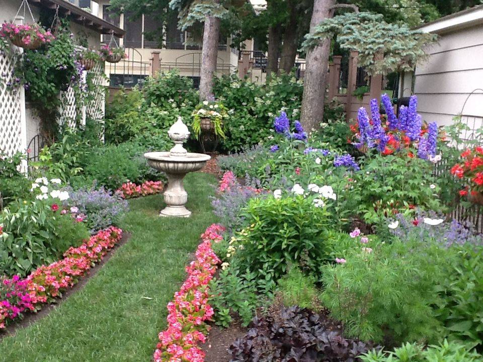 Unique Small Gardens Ideas