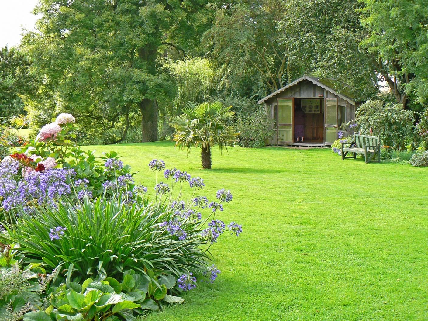 Unique Small Gardens Ideas