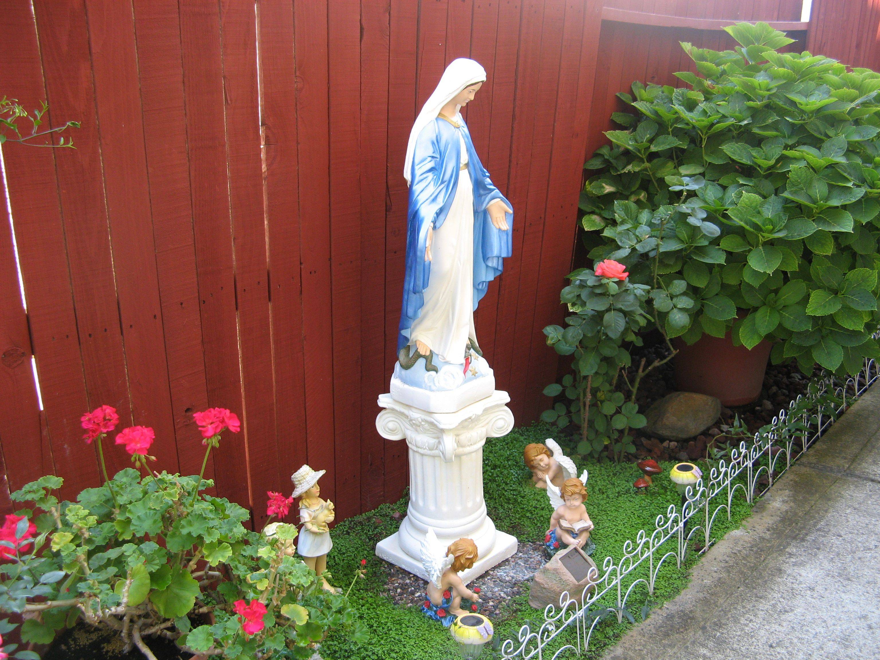 Garden Angels
