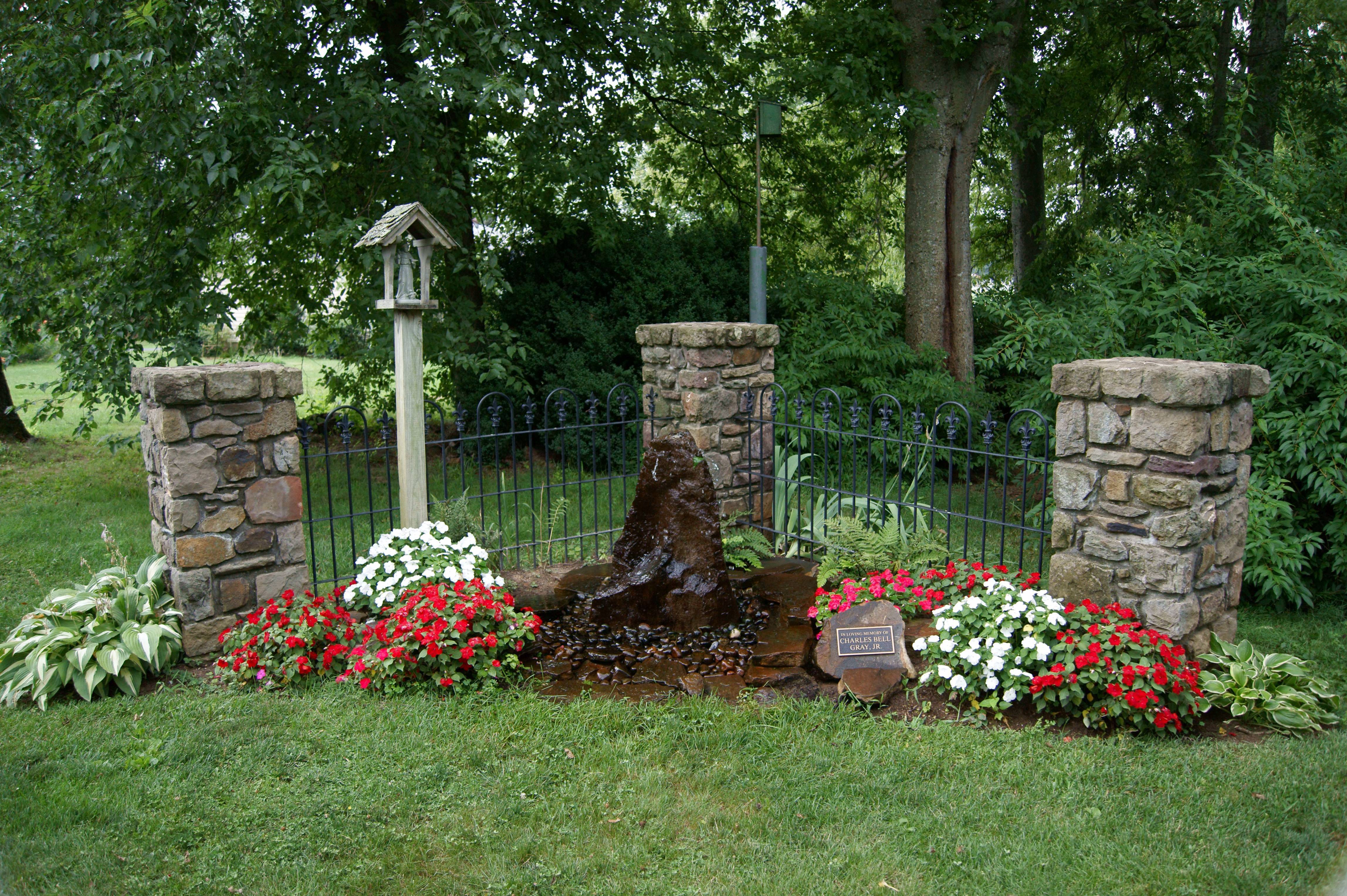 Lovely Memorial Garden Ideas