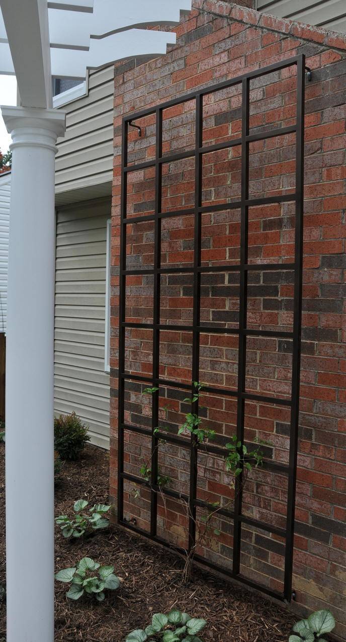 Green Wall Trellis Painted Metal Cube Double