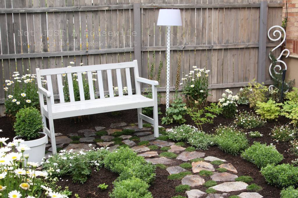 Secretcornergardenideaswithbenches