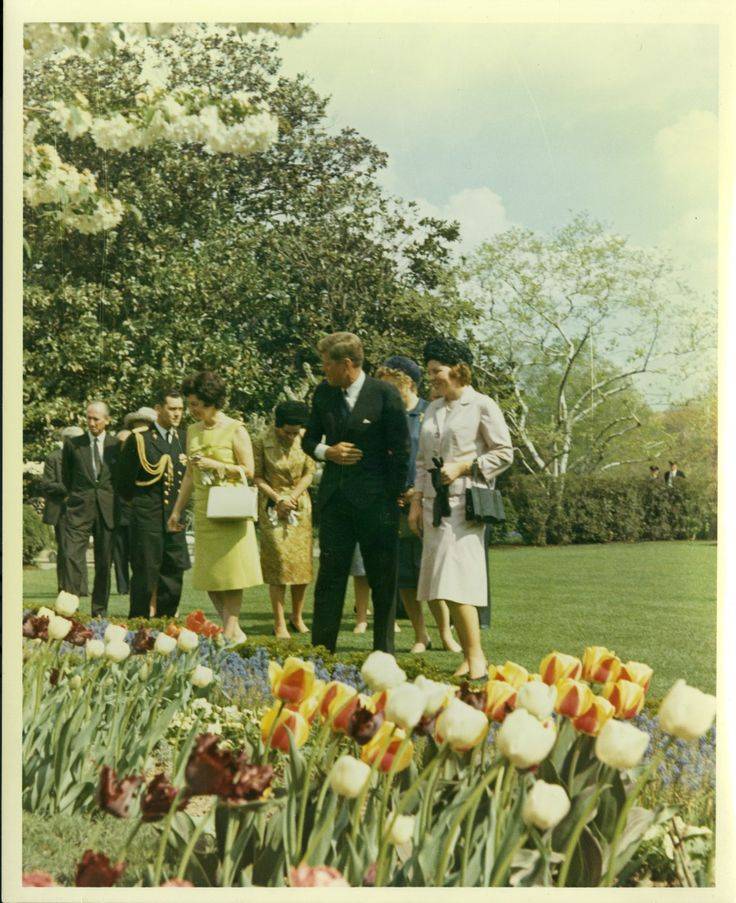 Jacqueline Kennedy Garden White House