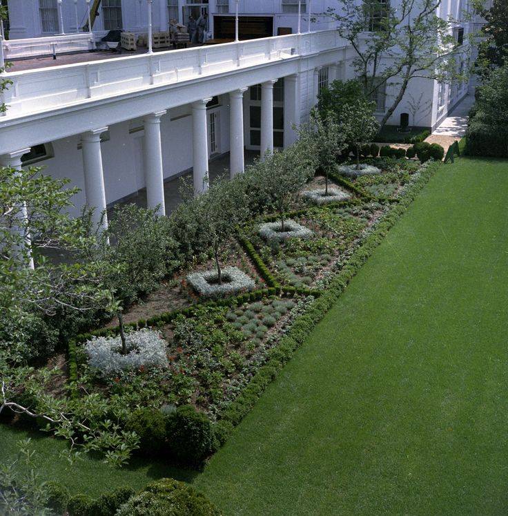 Jacqueline Kennedy Garden Photograph