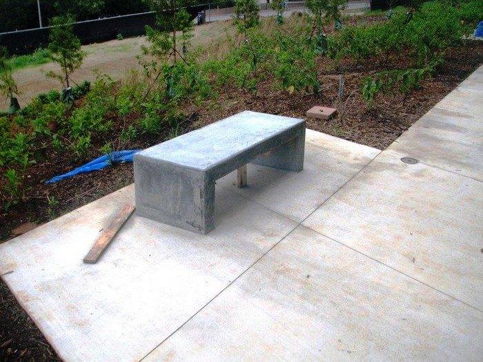 A Concrete Garden Bench Diy Projects