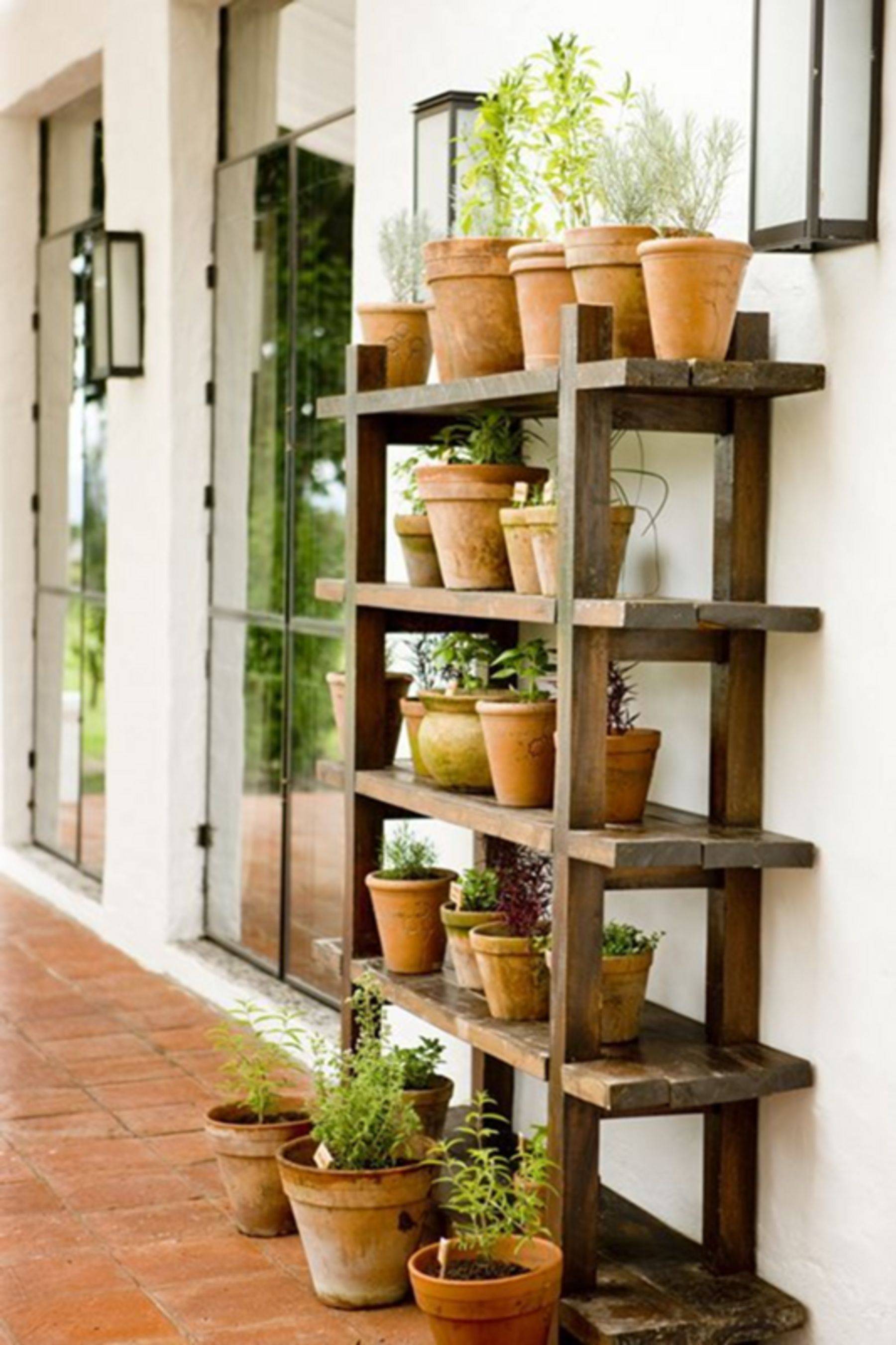 Wonderful Diy Outdoor Planter Shelf Ideas