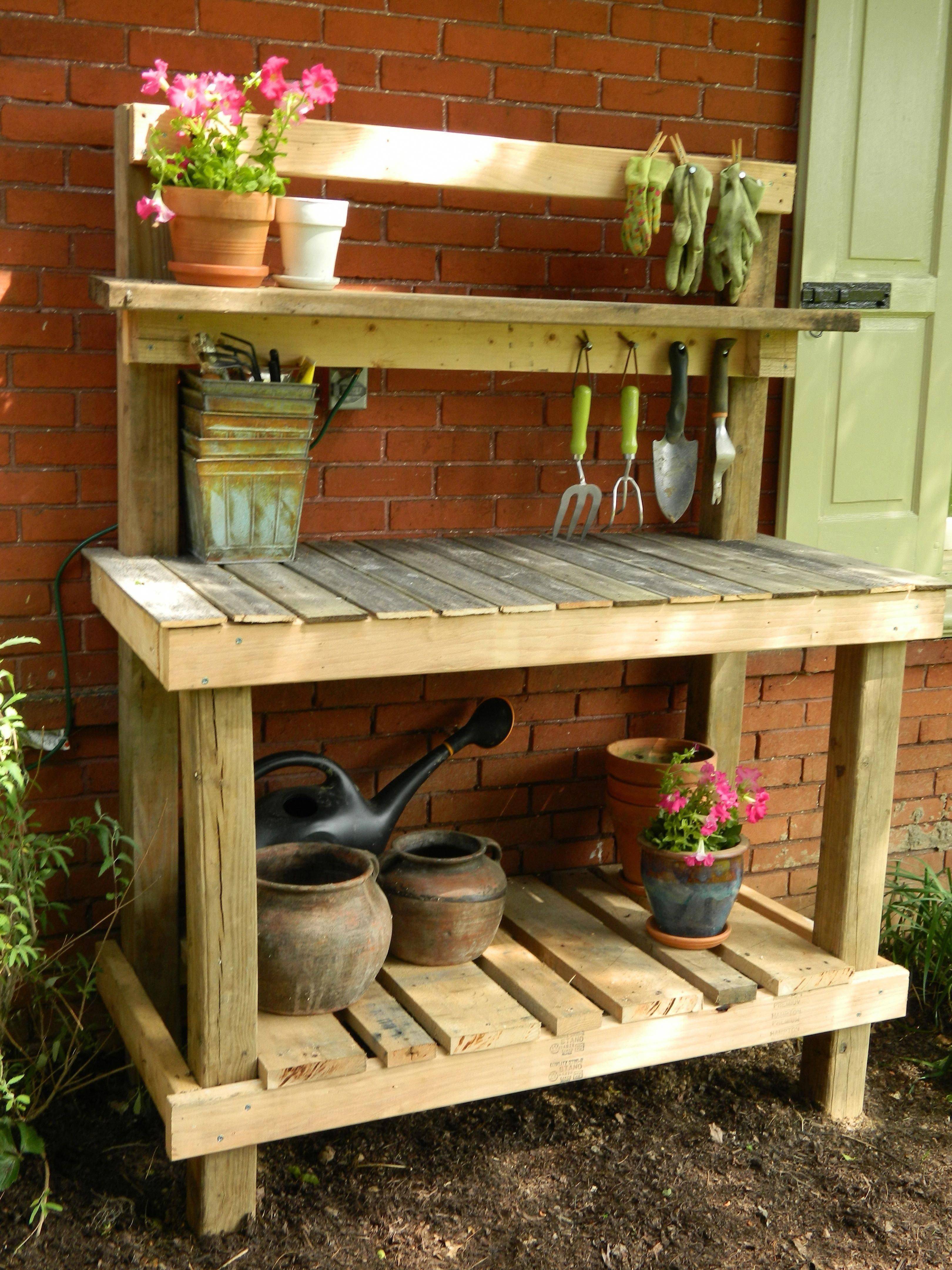 Low Budget Pallet Garden Bench