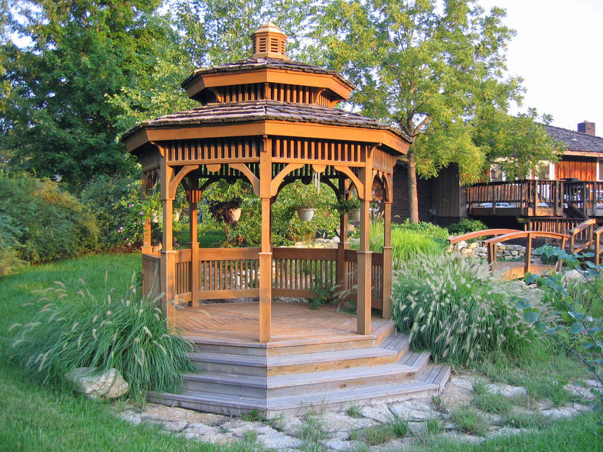 Nice Gazebo Backyard Garden Landscaping Design Ideas