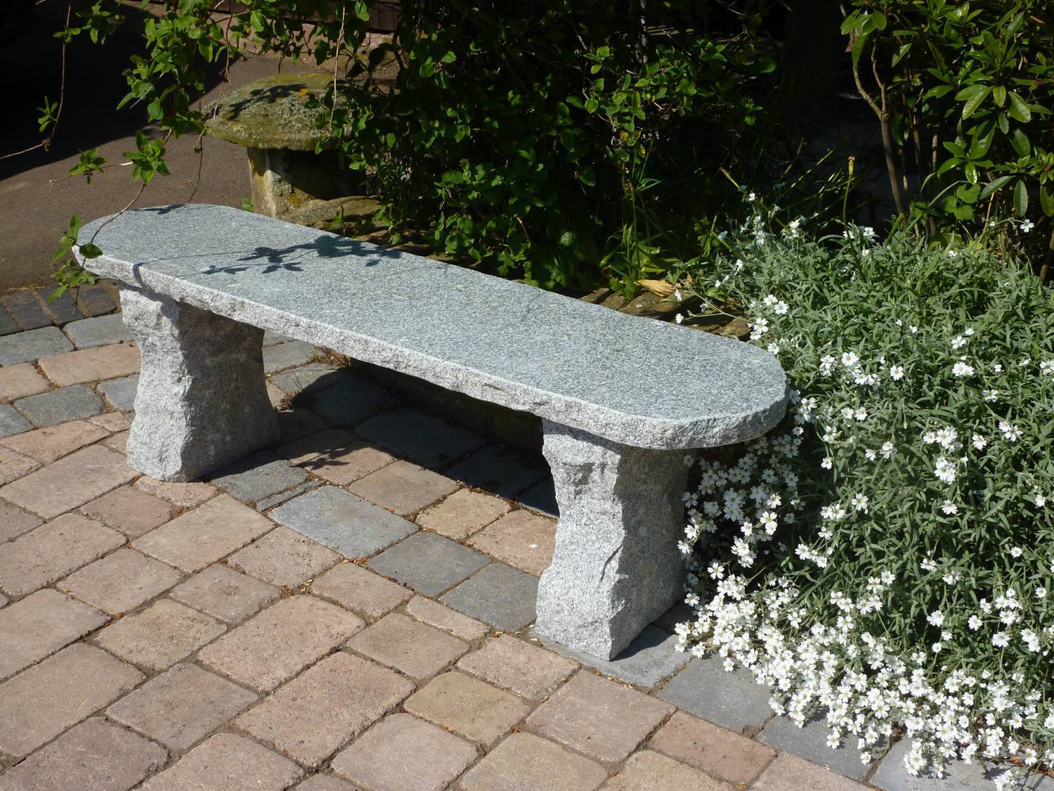 Rustic Black Granite Garden Bench Garden Ornamnents
