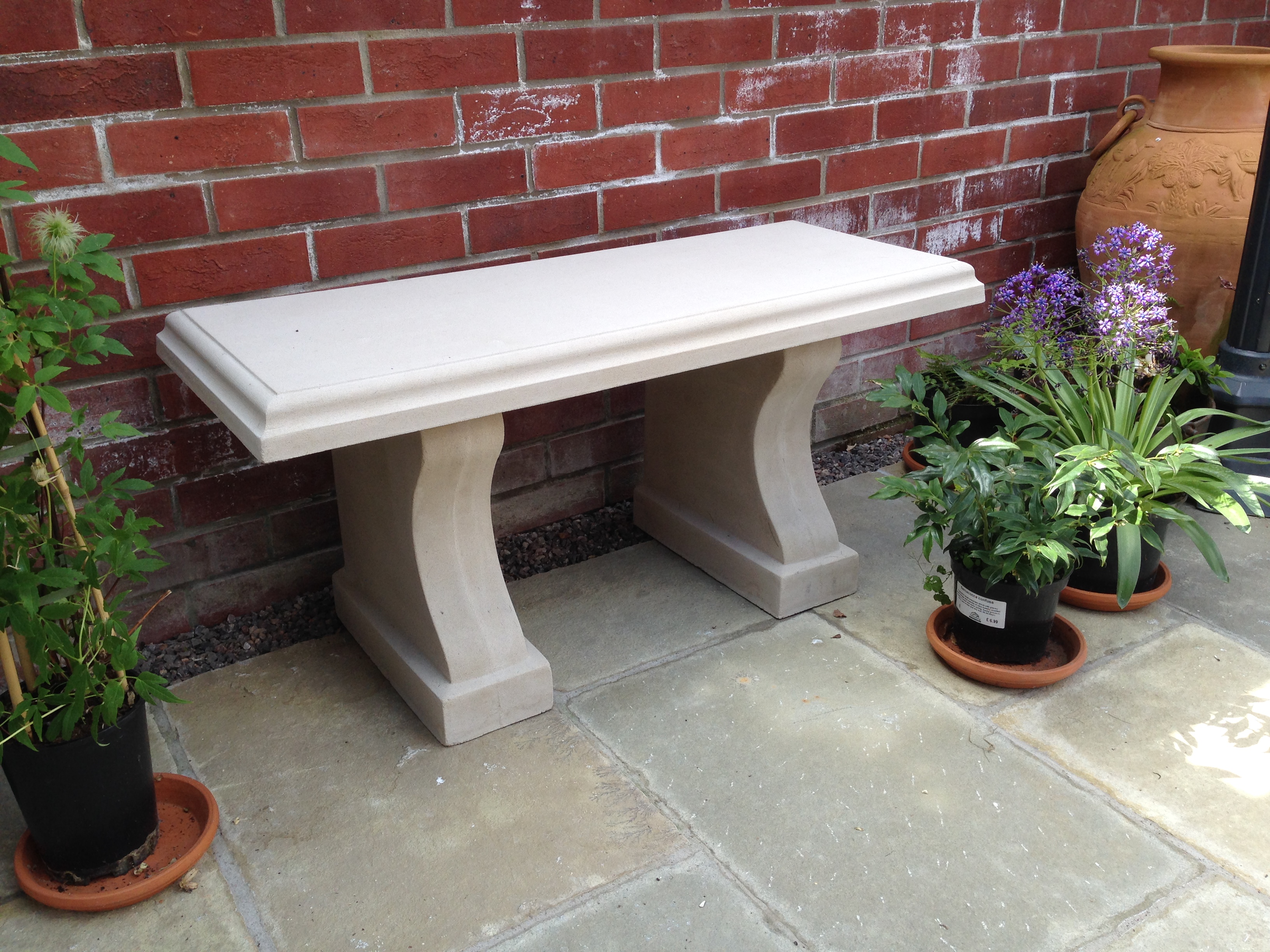 Stunning Stone Cast Curved Garden Bench Loveseat