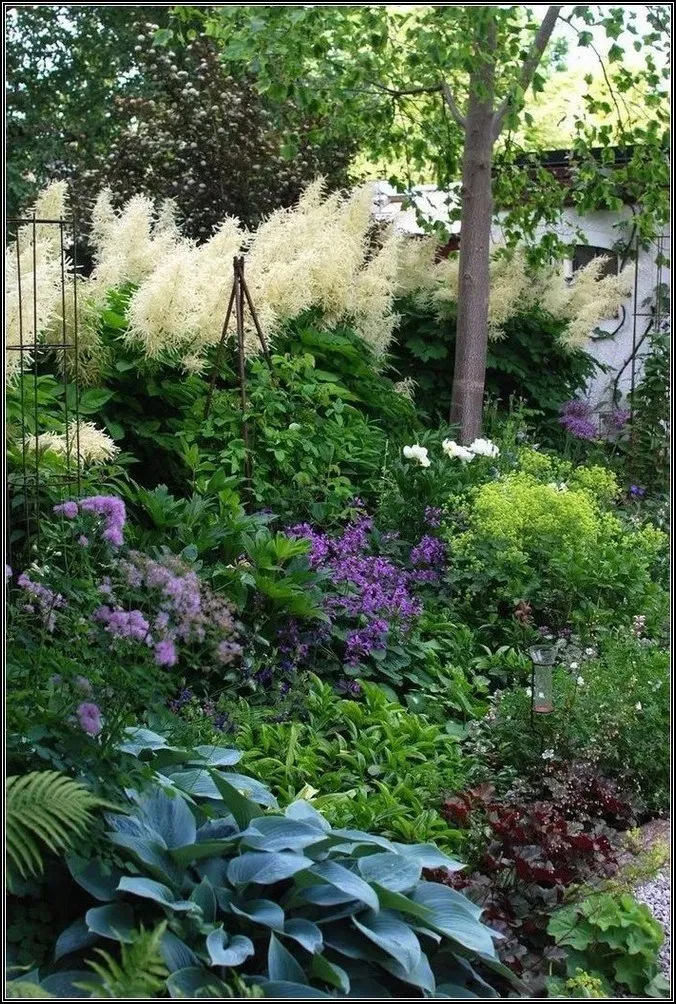 Gorgeous And Creative Flower Bed Ideas