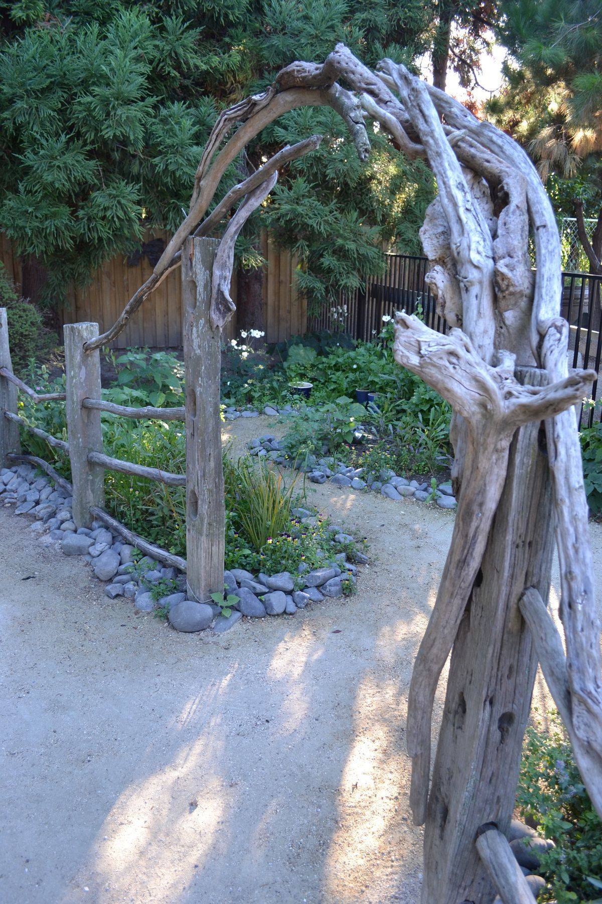 Beautiful Diy Garden Arbor