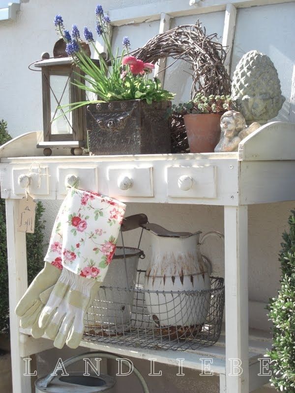 Inexpensive Shabby Chic Craft Table Ideas