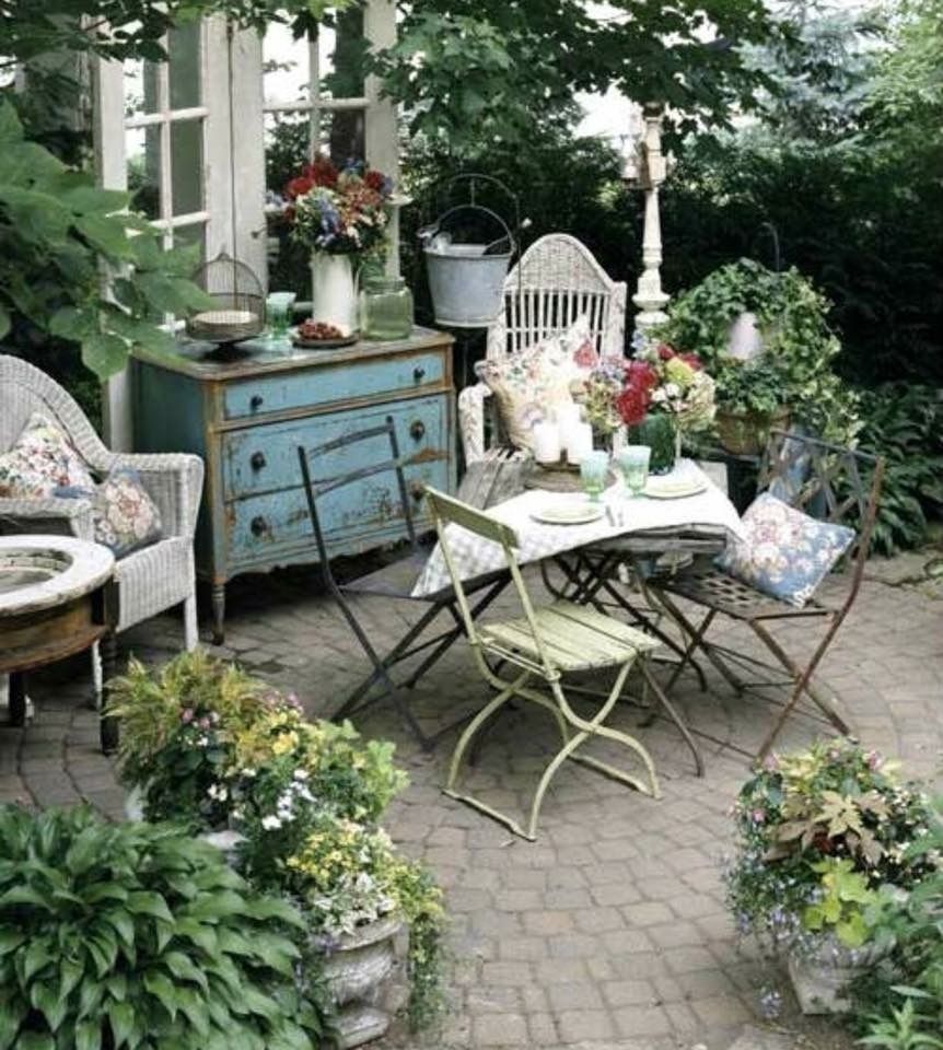 A Shabby Chic Garden