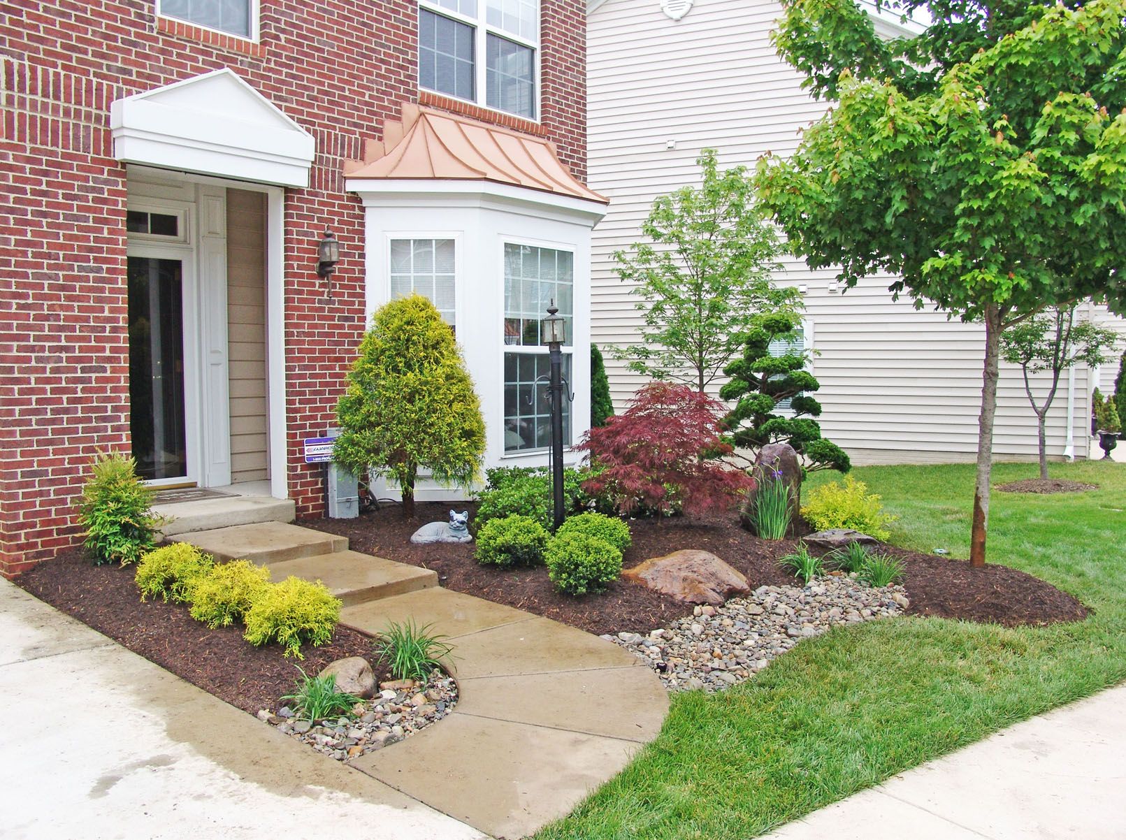 A Gorgeous Entryway Garden