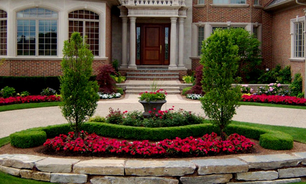 A Gorgeous Entryway Garden