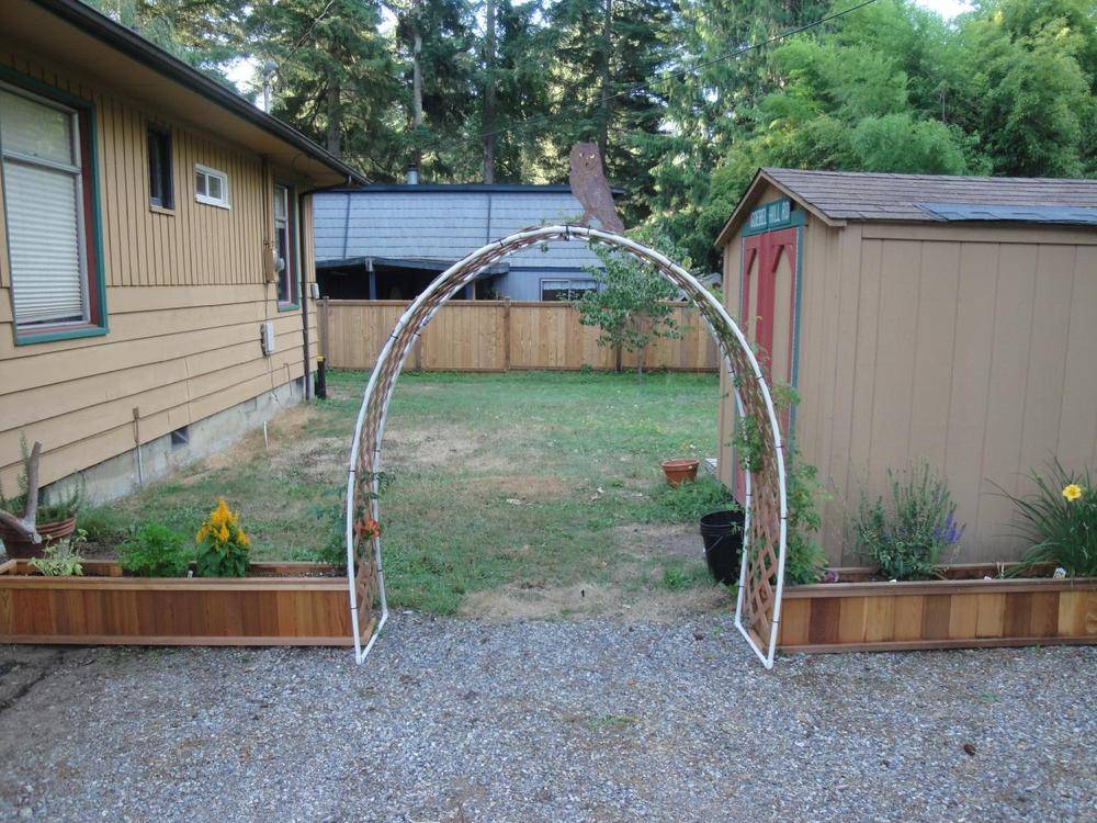 Diy Hoop House Trellis