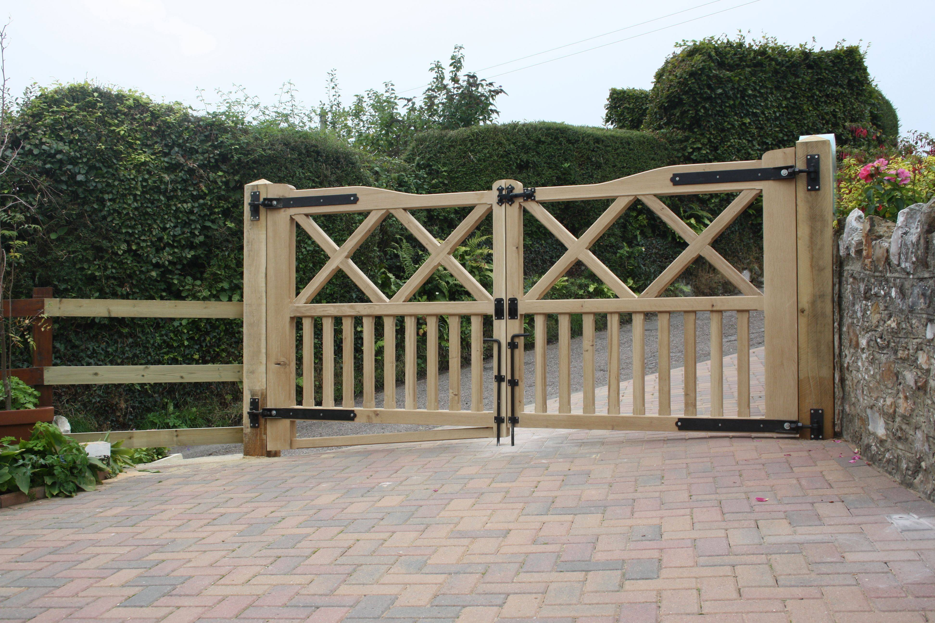 Totally Unique Wooden Driveway Gate Designs