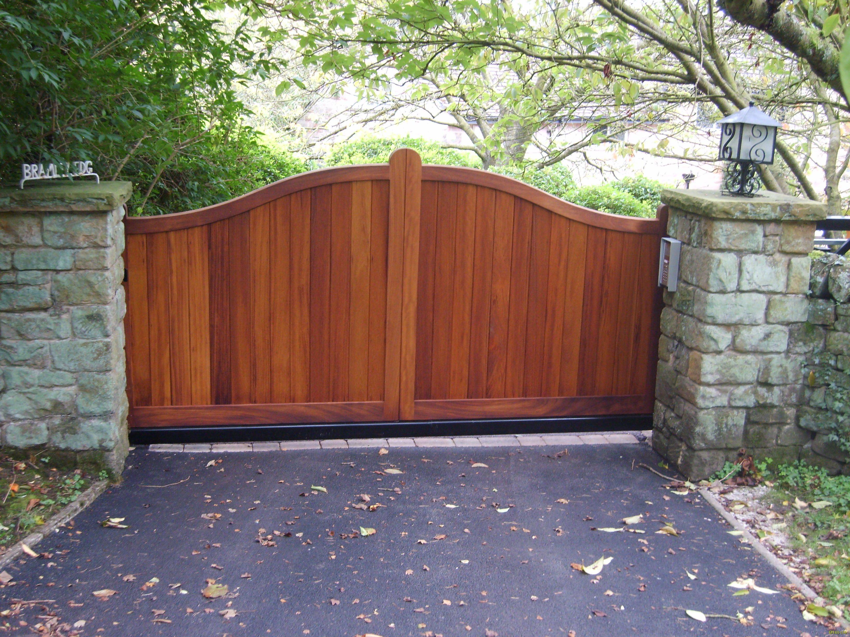Totally Unique Wooden Driveway Gate Designs