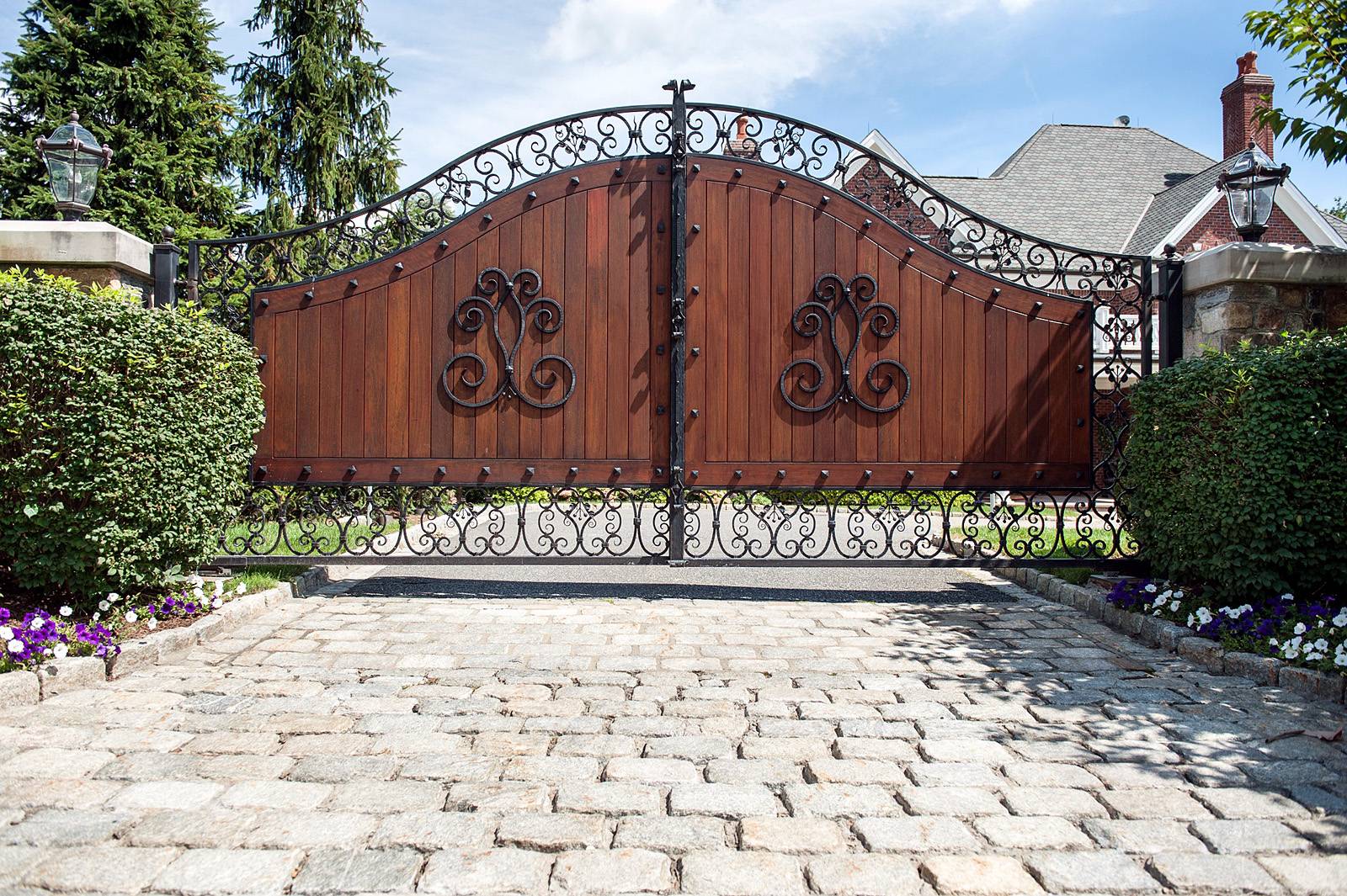 Horizontal Wood Driveway Gate Wood Gates Driveway