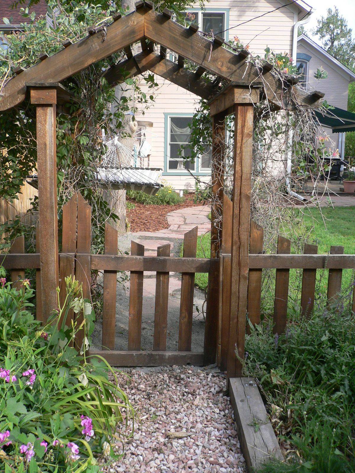Stunning Arch Fence Gate Ideas Backyardpapa