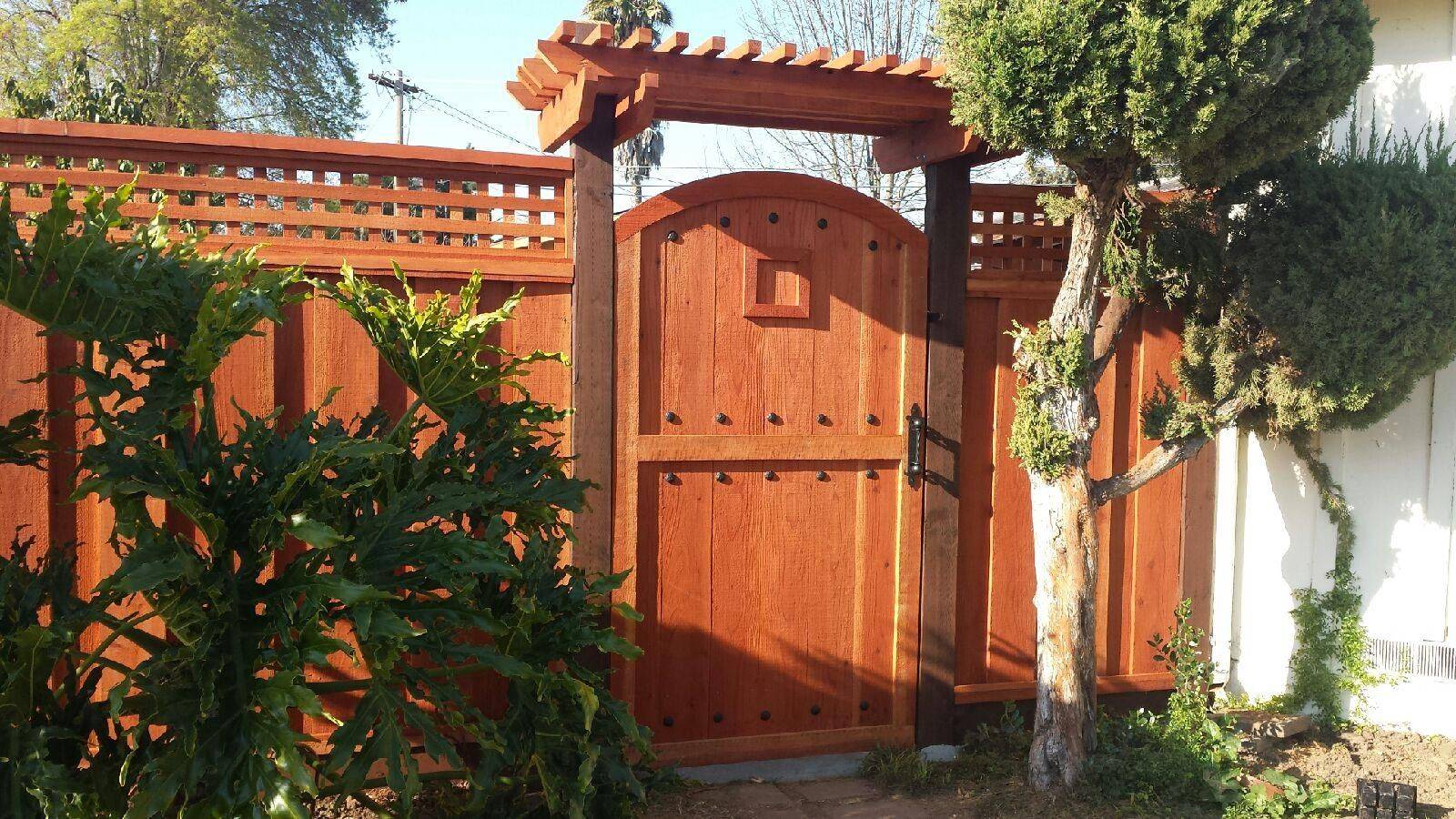 Contemporary Redwood Entry Gate Franklin Hills