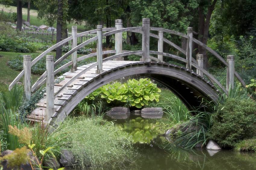 Dreamy And Delightful Garden Bridge Ideas
