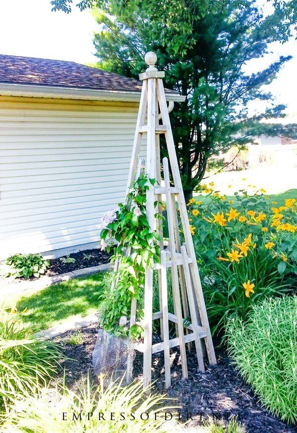An Easy Garden Obelisk Diy Garden Projects