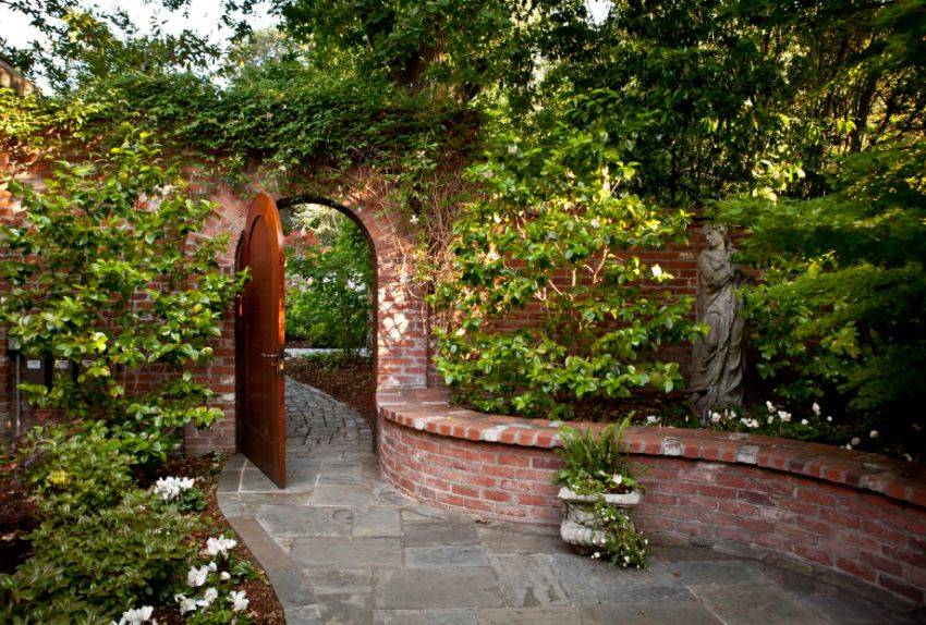 Cool Garden Or Yard Brick Projects